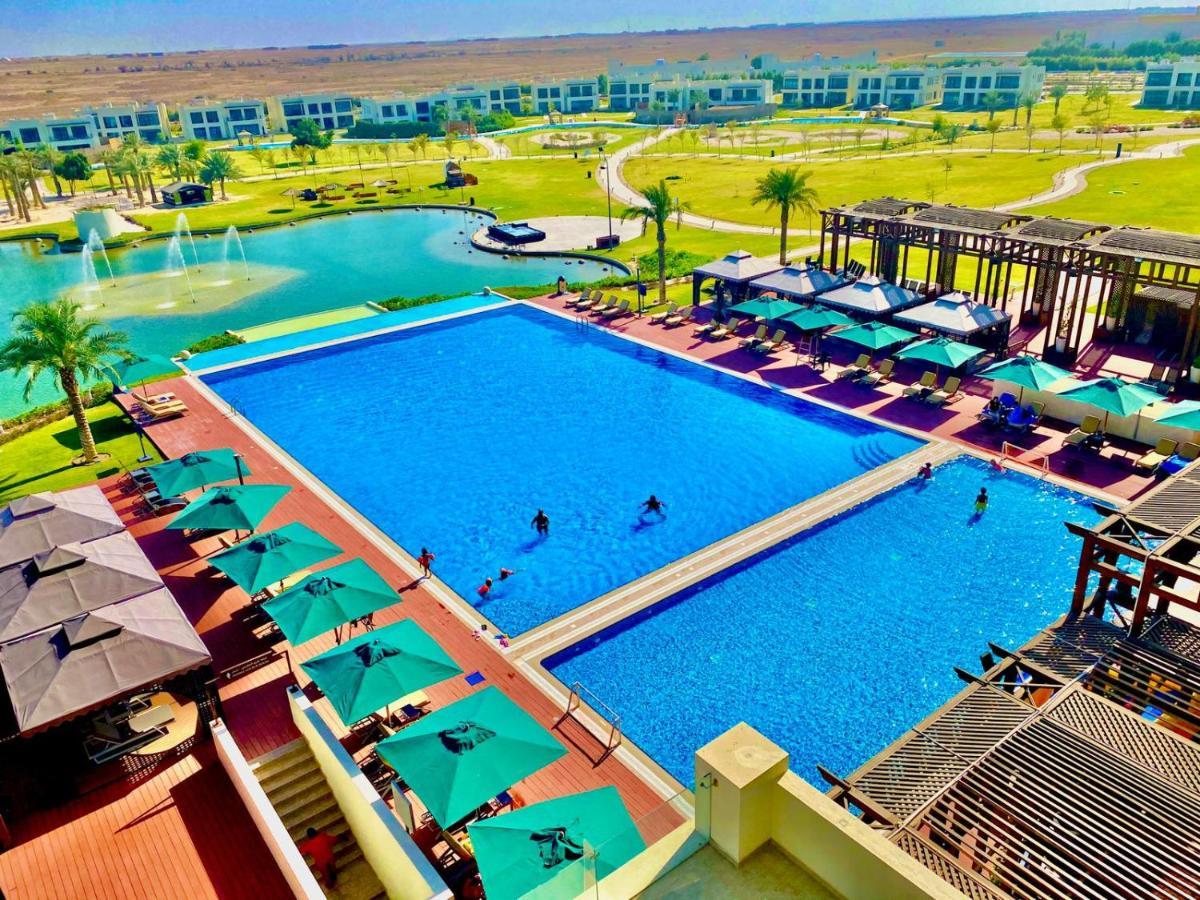 Retaj Salwa Resort & Spa Al Rayyan Dış mekan fotoğraf The pool at the Al-Jazair Resort