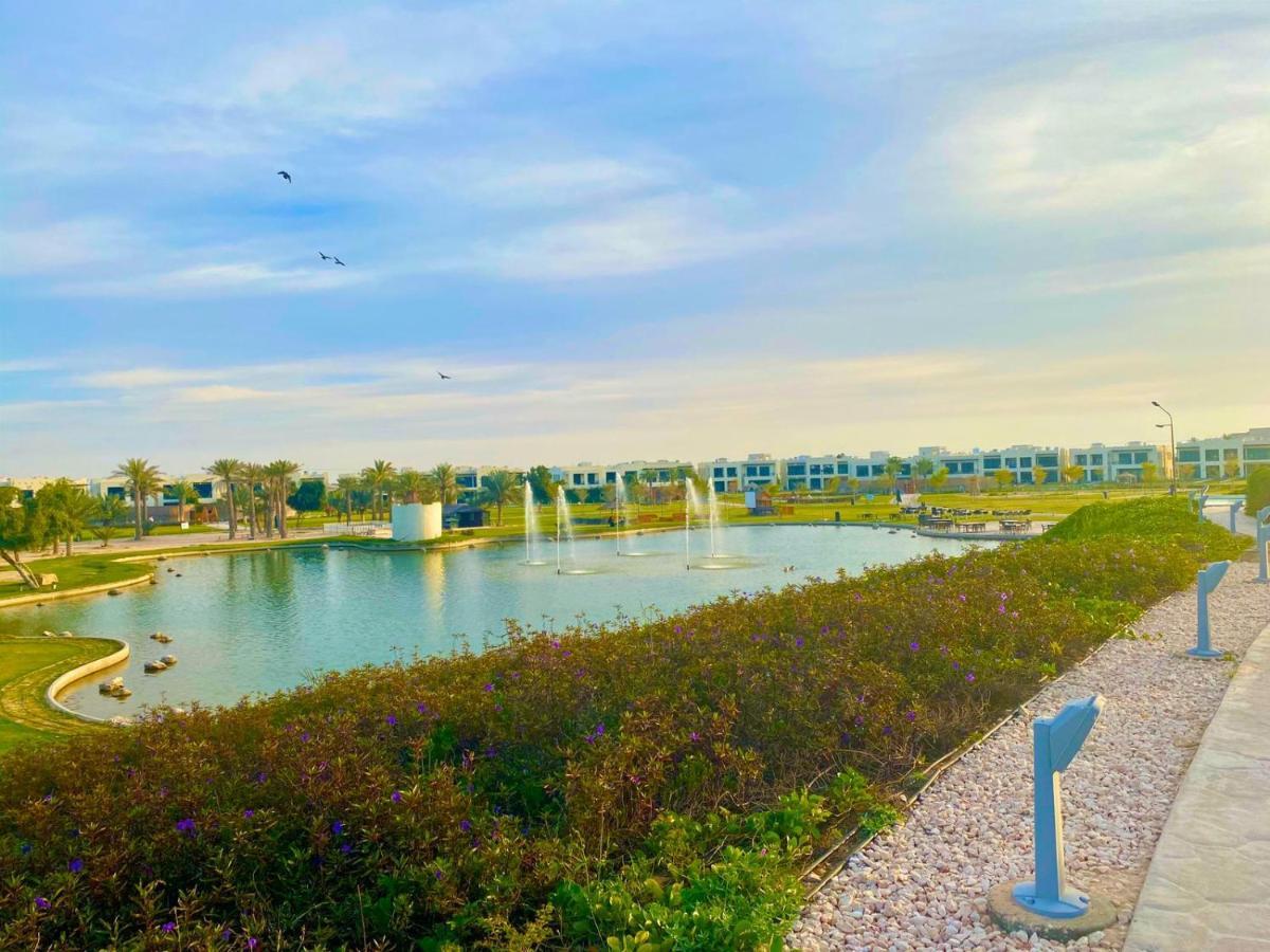 Retaj Salwa Resort & Spa Al Rayyan Dış mekan fotoğraf View of the lake at Al-Shaqra
