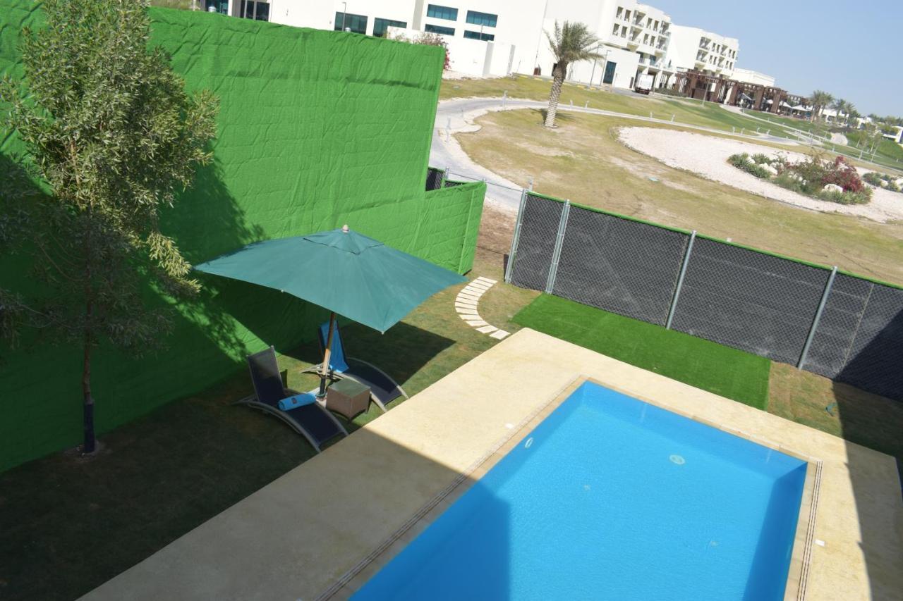 Retaj Salwa Resort & Spa Al Rayyan Dış mekan fotoğraf Swimming pool at the University of Batna