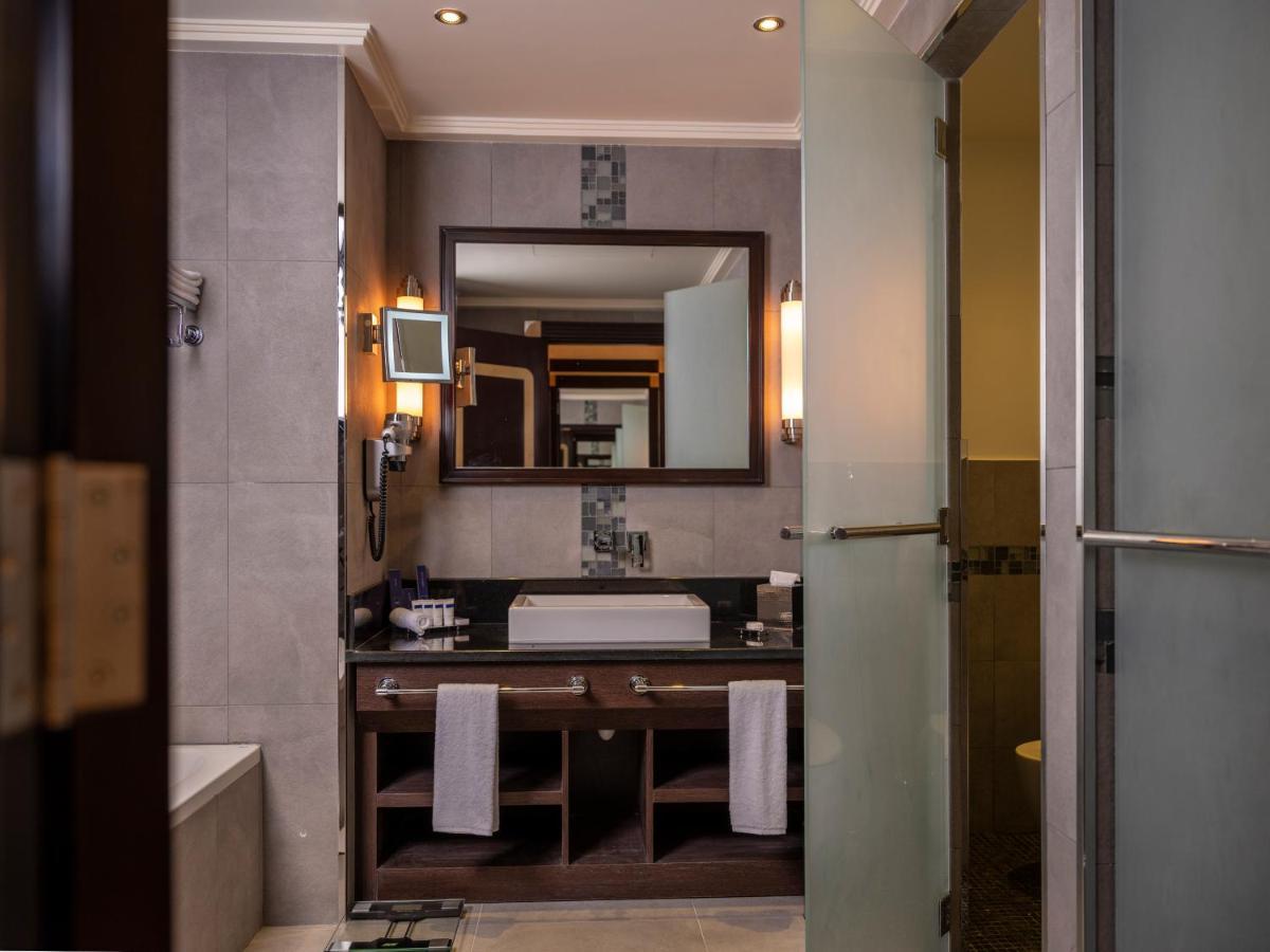 Retaj Salwa Resort & Spa Al Rayyan Dış mekan fotoğraf Bathroom