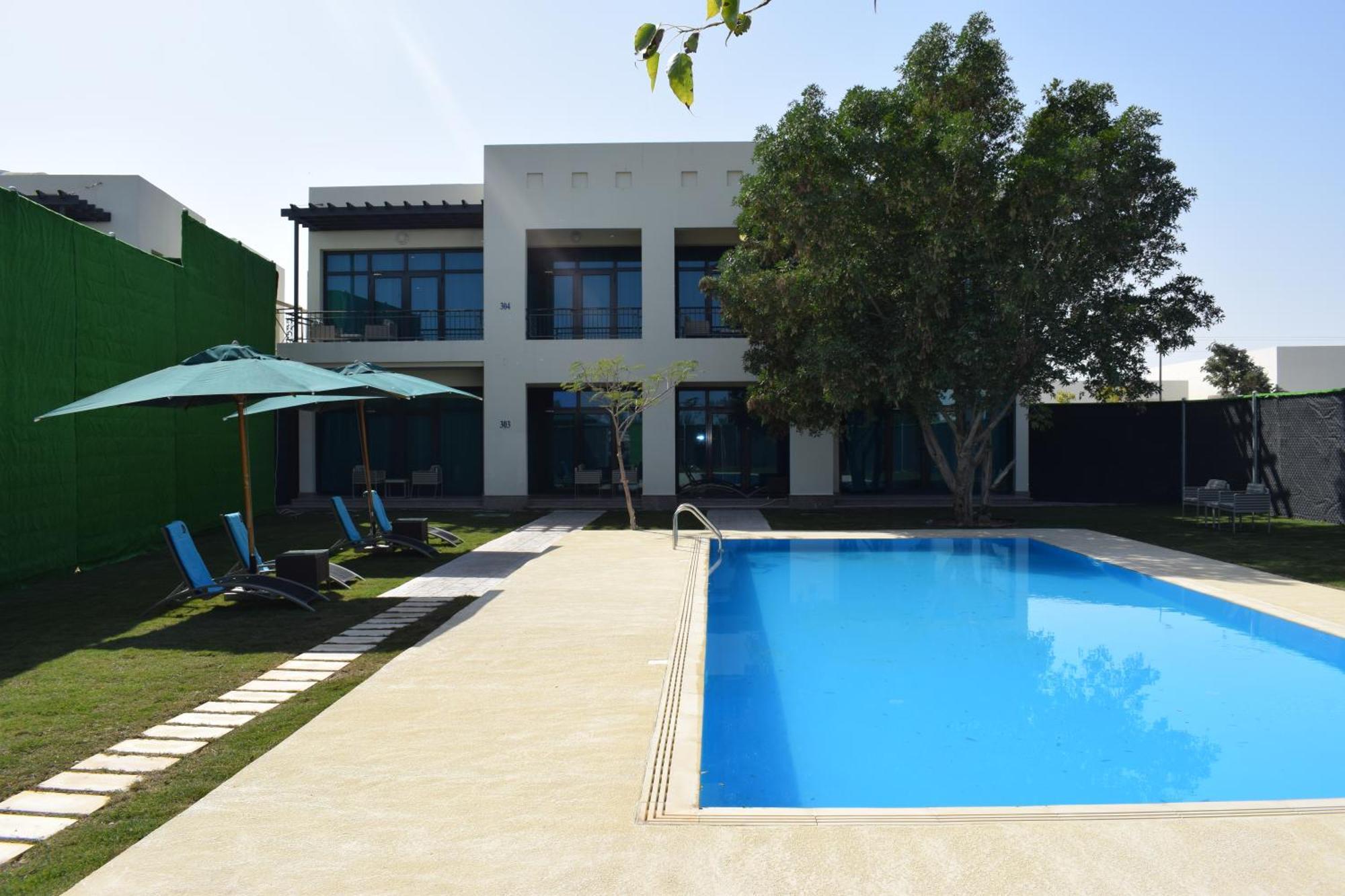 Retaj Salwa Resort & Spa Al Rayyan Dış mekan fotoğraf A villa in Al Reef
