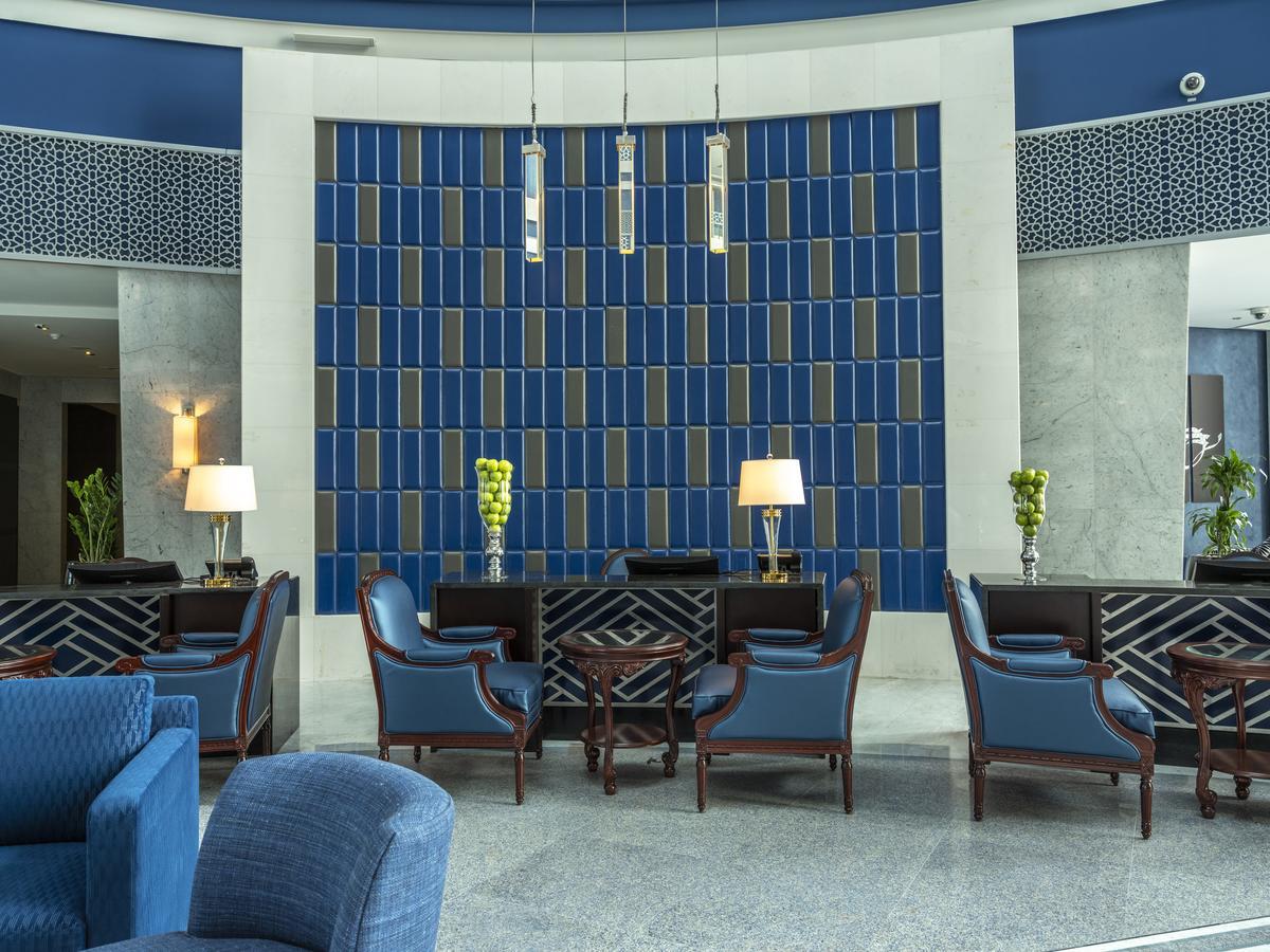 Retaj Salwa Resort & Spa Al Rayyan Dış mekan fotoğraf The lobby of the hotel