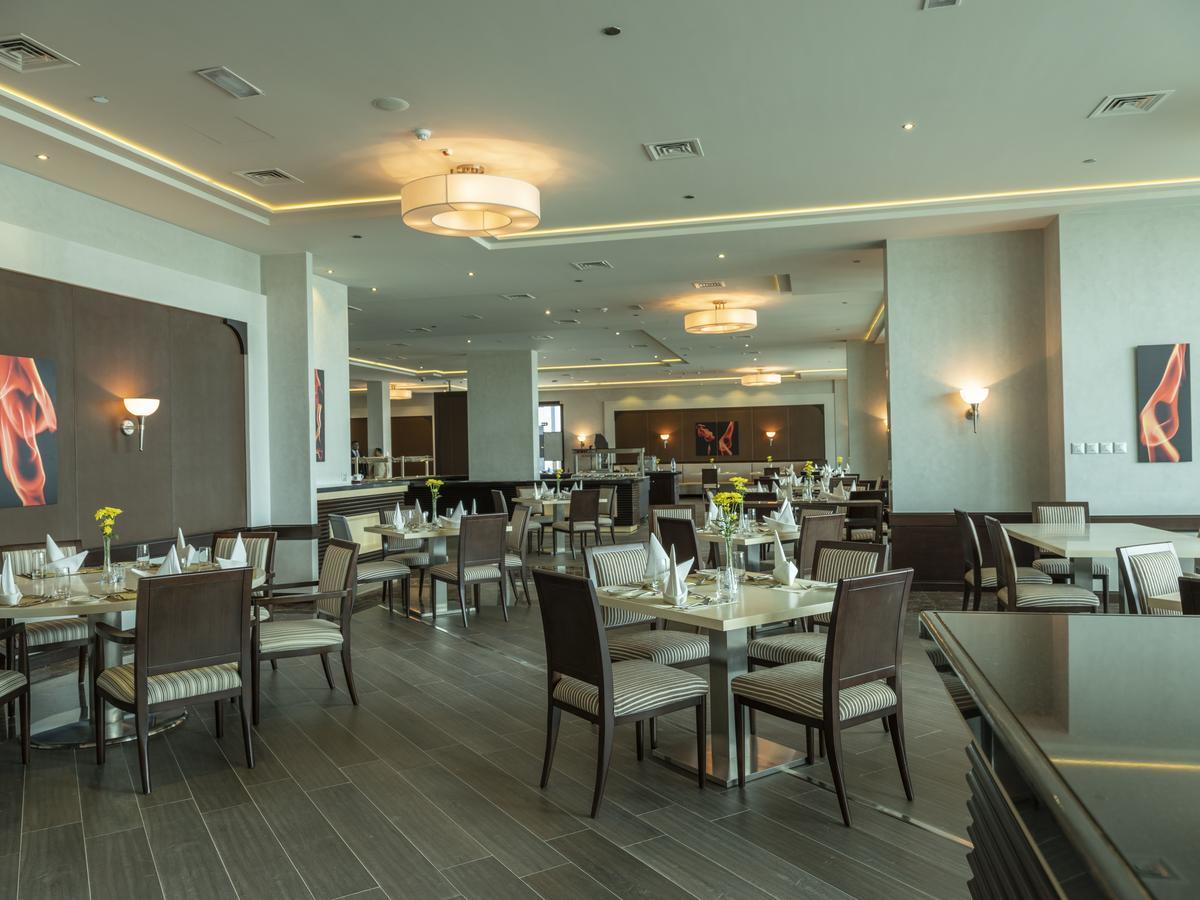 Retaj Salwa Resort & Spa Al Rayyan Dış mekan fotoğraf The restaurant