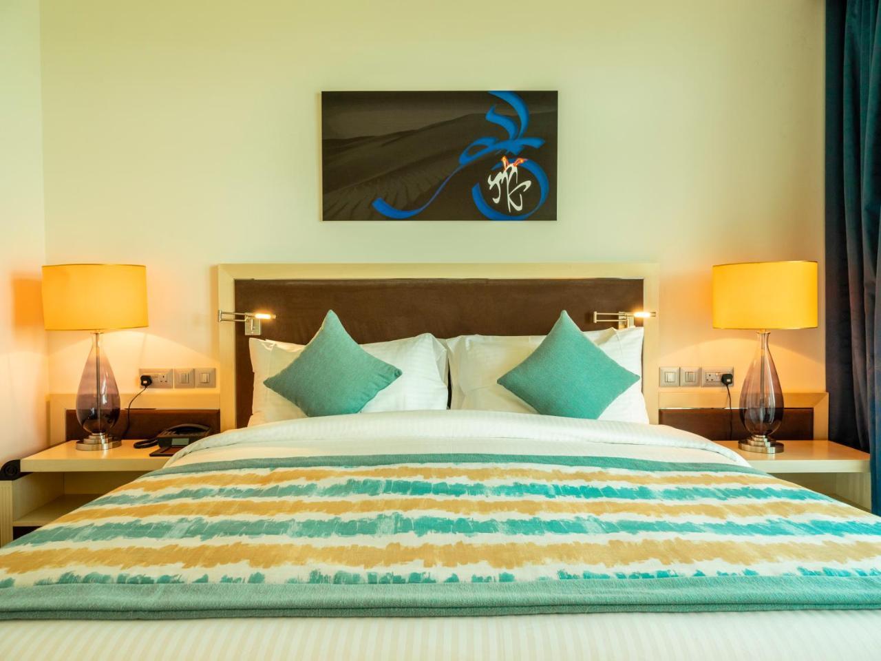 Retaj Salwa Resort & Spa Al Rayyan Dış mekan fotoğraf A bedroom at the hotel