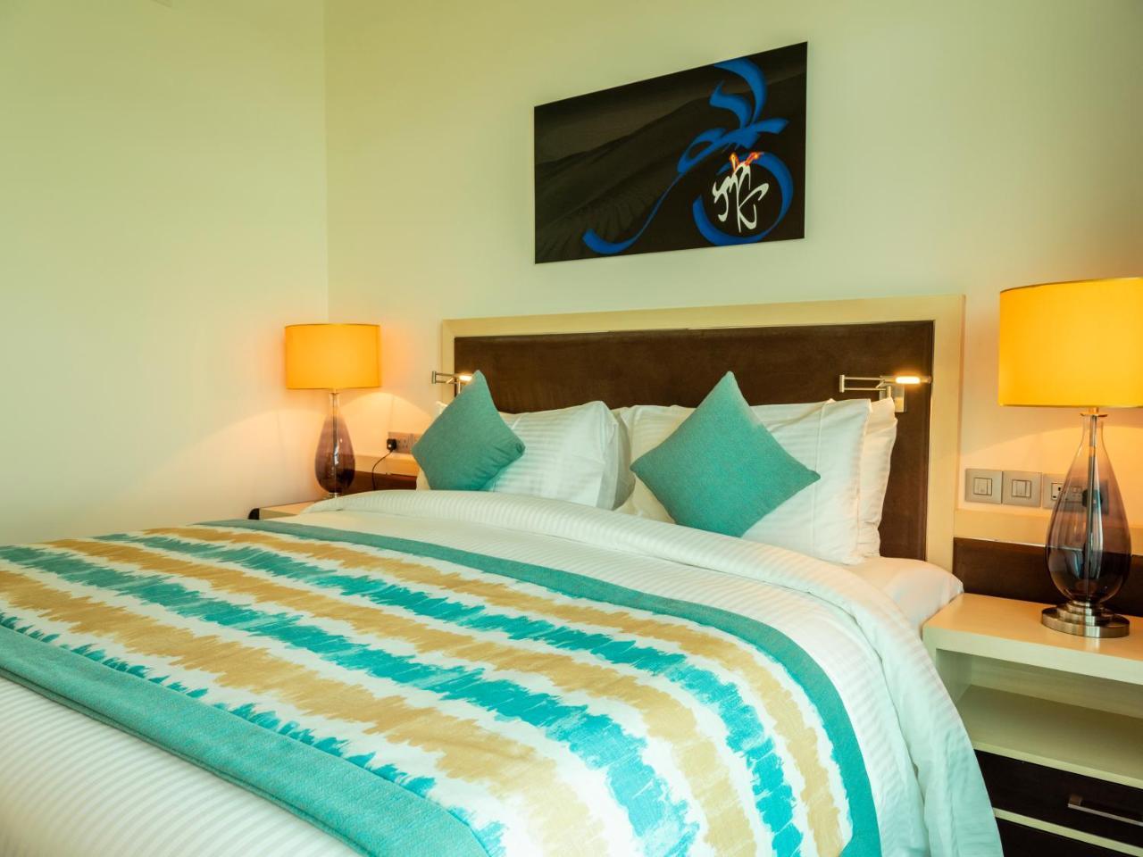 Retaj Salwa Resort & Spa Al Rayyan Dış mekan fotoğraf A bedroom at the hotel